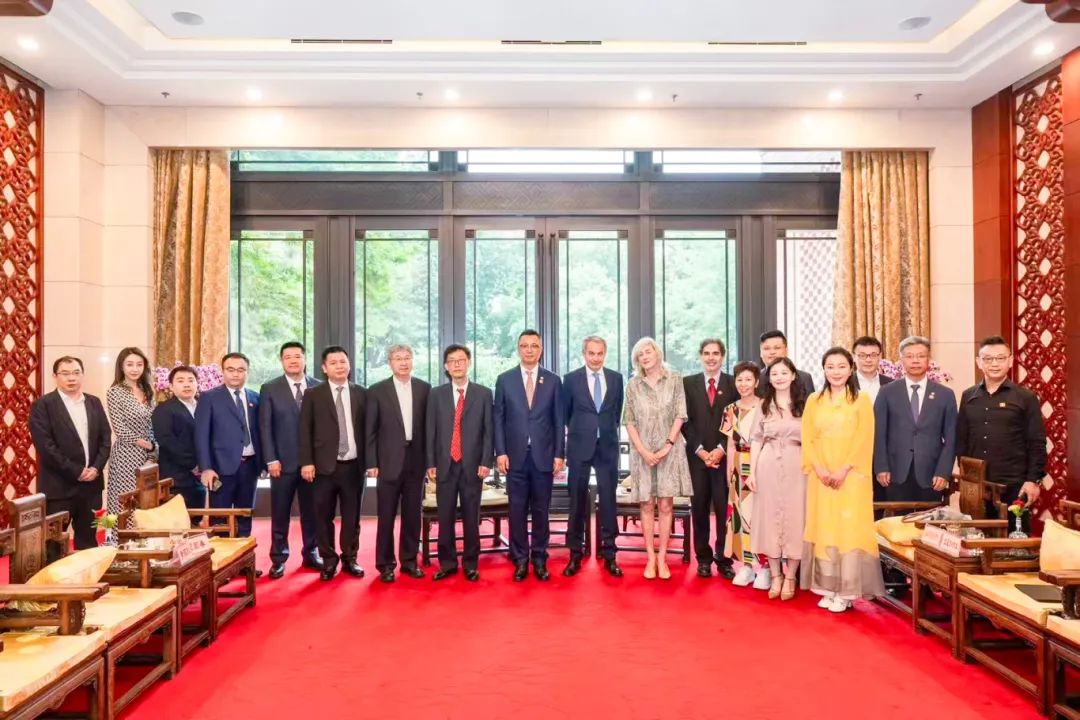 迅鐳激光董事長受邀參加第八屆全球智庫峰會！(圖2)