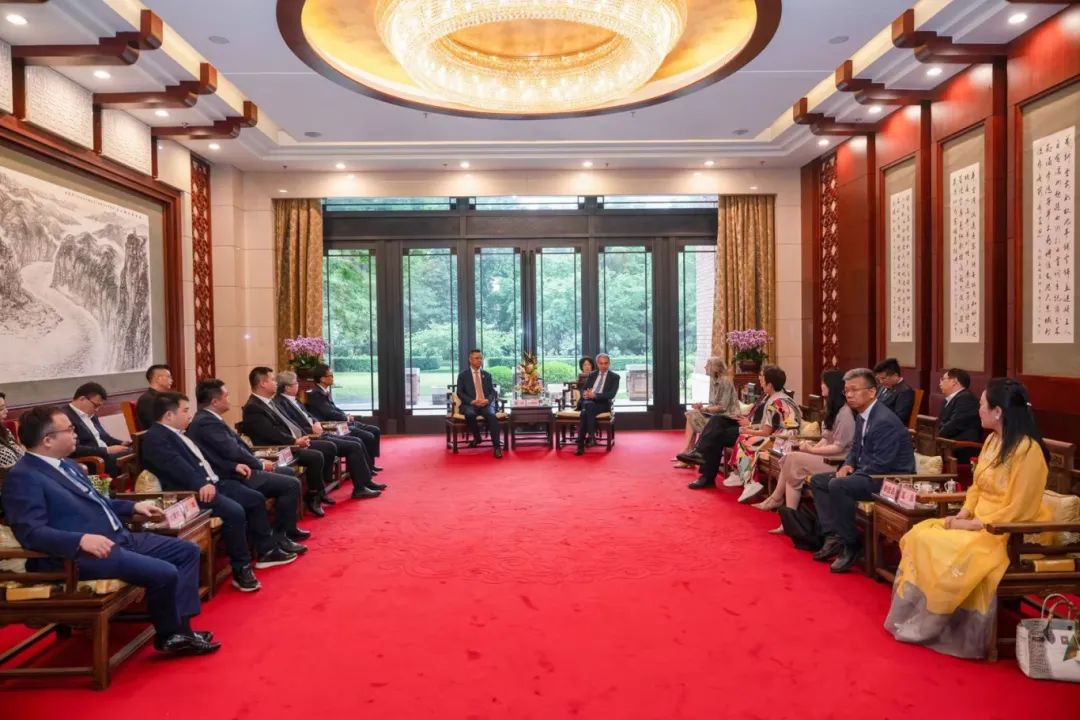 迅鐳激光董事長受邀參加第八屆全球智庫峰會！(圖4)