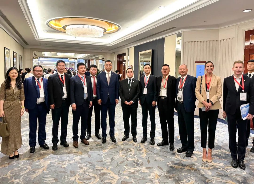 迅鐳激光董事長受邀參加西班牙領(lǐng)導(dǎo)-中國企業(yè)座談會！(圖3)