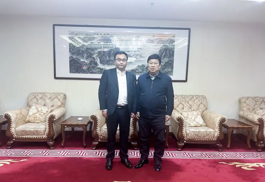 迅鐳激光董事長(zhǎng)拜訪中國(guó)貿(mào)促會(huì)國(guó)際部部長(zhǎng)吳蒙！(圖2)