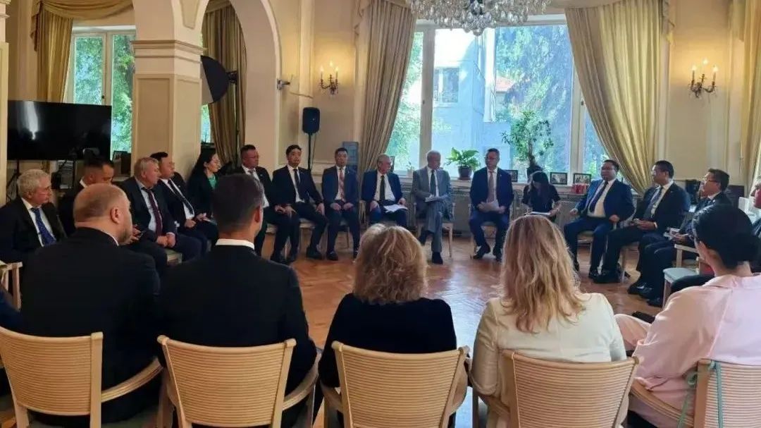 迅鐳激光董事長顏章健率隊赴歐洲進(jìn)行商務(wù)考察(圖6)