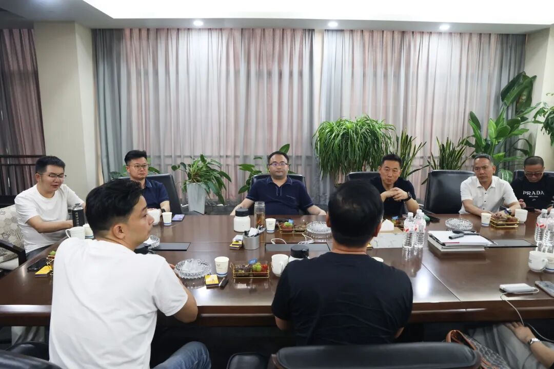 全墨西哥華人華僑總會(huì)耶天慧會(huì)長(zhǎng)再度到訪(fǎng)迅鐳激光續(xù)寫(xiě)合作新篇章(圖3)